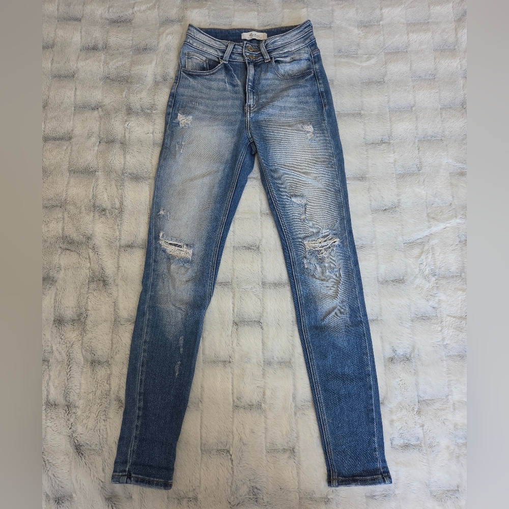 KanCan Distressed Highrise Skinny Jeans